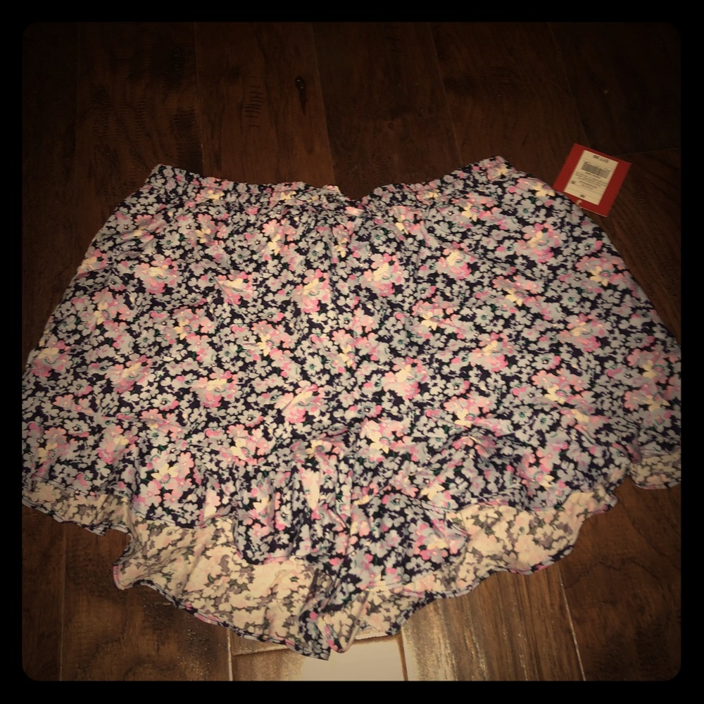 Flower Purple and White Shorts